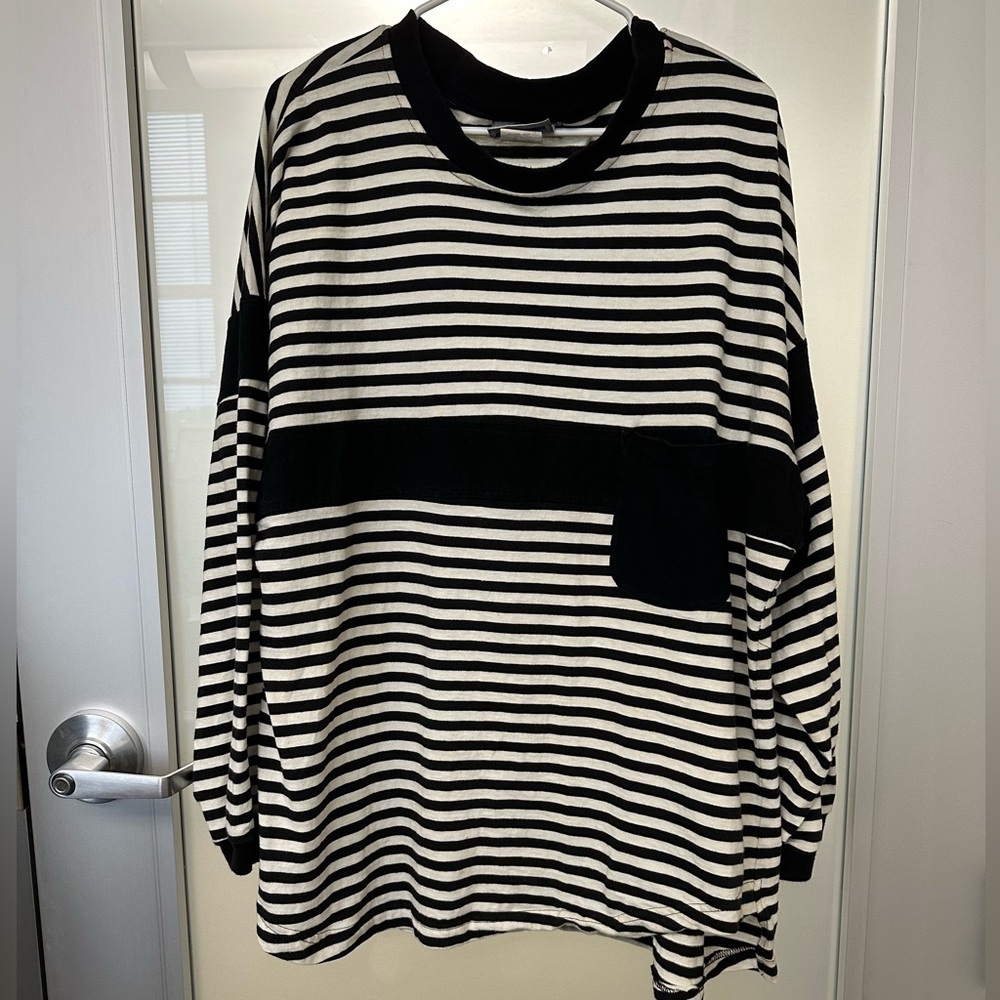 Super rare Vintage Jimmy’Z long sleeve black and white stripe shirt size L.